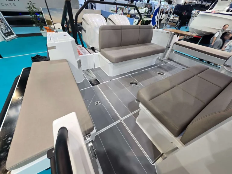 Quarken 35 Cabin zunanje oblazinjenje