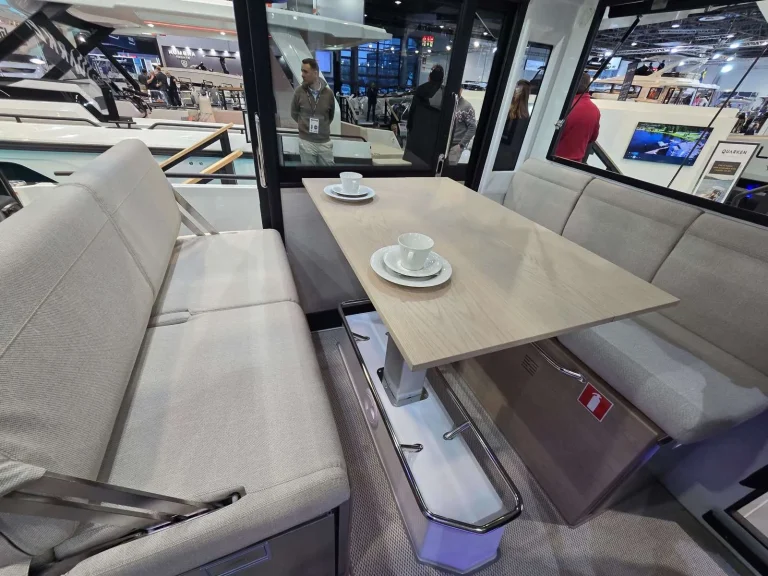 Quarken 35 Cabin miza